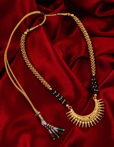 Traditional Jewelry Maharashtrian, Mangalsutra Designs Gold Traditional, Ethnic Jewelry Gold, Kolhapuri Saaj, Maharashtrian Jewellery, Indian Bridal Jewelry Sets