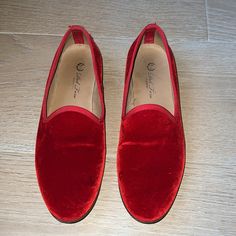 Mens 9.5 Italian Made Slippers. Velvet In Merlot. Have Been Used But Are In Good Condition. Merlot, Loafer Shoes, Men's Shoes, Slippers, Loafers, Slip On, Man Shop, Velvet, Sneakers