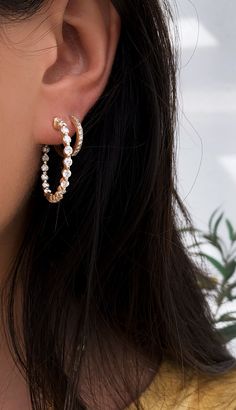 14kt gold floating diamond hoop earrings *1.25" diameter *about 3ct *diamonds go all the way around *sold as a pair Luna Skye, Human Hand, Diamond Hoop Earrings, Bezel Diamond, Rose Gold Earrings, Moon Stone, 14kt Gold, All The Way, Moonstone