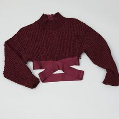 Nwot Thick Knit With Pulled Wool, Crop With Elastic Wrap Band At Waist. Excellent Condition. Unique Sweater! Knitting Fashion Design, Outfit References, Unique Sweater, London Look, Unique Sweaters, Handy Dandy, Herve Leger, Knit Fashion, Dandy