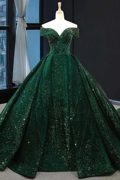 Contact+us:+lisamony@outlook.com Please+left+message+what+color+you+need+when+you+order+it.Besides+the+picture+color,+you+can+also+choose+any+color+you+want. Vintage+Off+Shoulder+Green+Long+Quinceanera+Dresses+Sweet+16+Prom+Dresses Processing+time:+12-21+business+days Shipping+Time:+3-5+b... Dream Dress Prom, Emerald Green Ball Gown, Green Ball Gown, Baju Kahwin, Sequin Ball Gown, Vintage Ball Gowns, Princess Prom Dresses, Green Prom, Dresses Green