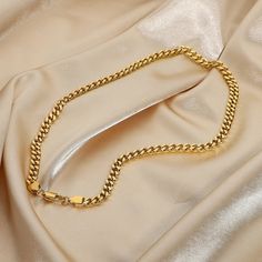 Cable Chain Necklace - The M|M Design Gold Chain Necklace Womens, Stylish Diaper Bag, Gold Jewelry Gift, Cable Chain Necklace, Yellow Aesthetic, Accessories Jewelry Necklace, Yellow Gold Chain, Trendy Style, Gold Chain Necklace