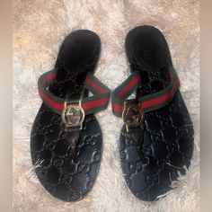 Gucci Sandals Green & Red Light Scuff Marks On Top. Final Sale Gucci Sandals, Gucci Shoes, Red Light, Thong Sandals, Light Red, Women's Shoes Sandals, Final Sale, Shoes Sandals, Size 6