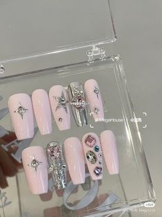 Deluxe Nails, Concert Nails, Glitter Nails Acrylic, Fake Nails Designs, Nail Design Inspiration, Glamorous Nails, Soft Nails