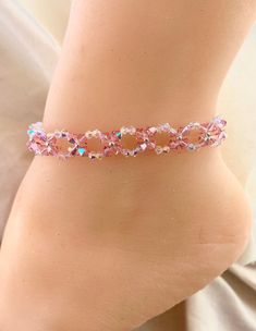 Anklet made with 4mm pink Crystals, 3mm Crystals. Available in custom colors Ankle Beaded Bracelets, Daisy Anklet, Pink Anklet, Bead Anklets, Anklets Diy, Crystal Anklet, Headband Jewelry, Swarovski Crystal Jewelry, Swarovski Crystal Bracelet