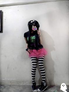 Goth Vest Outfit, Scene Kid Poses, Emo Outfit Ideas 2000s, Emo Girl Outfits 2000s, Striped Tights Outfit, 2000 Emo Fashion, Scene Poses, Scene Kid Outfits