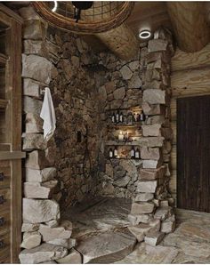 Villa Modern, Design Villa, Rustic Bathroom Designs, Bathroom Farmhouse Style, Small Bathroom Ideas Modern, Rustic Home Design, Rustic Bathrooms, Western Homes, Stone Walls