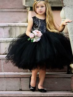 Black Flower Girl Dress, Dress Organza, Boho Flower Girl, Black Ball Gown, Organza Lace, Flower Girl Dress Lace, Lace Flower, Gowns With Sleeves, Tulle Wedding