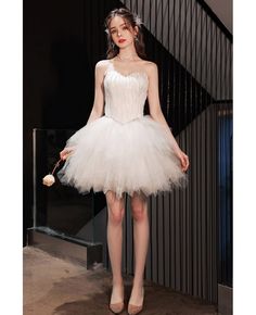 Get 10% off now! Buy strapless white short tulle ball gown prom wedding dress with feathers at cheap price online. Free stable shipping and pro custom service since 2009. Homecoming Dresses Cheap, Wedding Dress With Feathers, Feather Prom Dress, Swan Dress, White Ball Gowns, Cheap Homecoming Dresses, Short Homecoming Dresses, Short Prom Dresses, Tulle Ball Gown