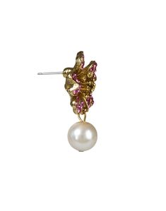 Add a feminine touch to all your favorite looks with the finely crafted flower and pearl earrings from Oscar de la Renta. These gold-plated post-backs are intricately detailed with pink glass crystals that drop down to hold a resin pearl. Perfect for casual ensembles and dinner parties alike, they are sure to stay on heavy rotation. Pink Drop Flower Earrings For Formal Occasions, Pink Formal Flower Drop Earrings, Jeweled Pearl Earrings For Party, Pink Metal Earrings For Formal Occasions, Formal Pink Metal Earrings, Feminine Pearl Drop Flower Earrings For Formal Occasions, Jeweled Dangle Pearl Earrings, Pink Pearl Pendant Jewelry For Party, Gold Jeweled Pearl Earrings