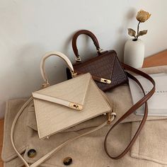 Classy Purses, Spring Purses, Trendy Purses, Sacs Design, Cheap Purses, Everyday Handbag, Ladies Bag, Stylish Purse, Best Purses