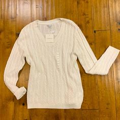 New With Tags. Craft & Barrow Large White Cable Knit Sweater. V Neck. Classic White Knit Top For Winter, Magenta Sweater, White Pullover Sweater, Cotton Cable Knit Sweater, Blue Cable Knit Sweater, White Cable Knit Sweater, Grey Cable Knit Sweater, Boucle Sweater, Marled Sweater