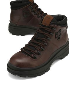 Product Description Introducing ASPIRE, our latest boot for the up and coming AW23 collection that blends rugged durability with contemporary style. Crafted with a heavy-duty full leather upper, these shoes are built to withstand the toughest terrains and provide lasting comfort. The brand new construction incorporates innovative speed lace eyelets, ensuring a secure fit for every step you take. With dual-color laces, you can effortlessly customize your look, and we've even included a spare lace Urban Leather Moto Boots For Winter, Leather High-top Work Boots For Streetwear, High-top Leather Work Boots For Streetwear, High-top Leather Work Boots With Vibram Sole, Urban Leather Winter Combat Boots, Urban Leather Combat Boots For Winter, Urban Leather Boots With Reinforced Toe, Leather High-top Work Boots With Vibram Sole, Urban Leather Lace-up Winter Boots