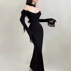 Olivia Mark - Sophisticated High-Waisted Bodycon Dress with Long Sleeves Romantic Goth Dress, One Shoulder Long Sleeve Dress, Women's Street Style, Glamouröse Outfits, Black Long Dress, Streetwear Dress, Future Wardrobe, Modieuze Outfits, Black Sheath Dress