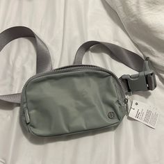 NWT SILD LULU BELT BAG Lu Lu Lemon Belt Bag, Lululemon Belt Bag Green, Lulemon Everywhere Belt Bag, Lulu Belt Bag Outfit, Belt Bag Outfit Summer, Lulu Lemon Belt Bag, Lulu Lemon Bag, Lulu Wishlist, Lululemon Belt Bag Outfit