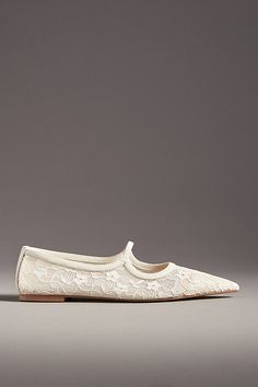 Don't passé on the chicest shoe style of the season – especially this pair by Matisse that offers all-over lace and an exaggerated pointed toe. | Fleur Lace Pointed-Toe Ballet Flats by Matisse in White, Women's, Size: 7 at Anthropologie Burgundy Ballet Flats, Lace Ballet Flats, Lace Flats, Black Ballet Flats, Pointed Toe Shoes, Pointed Toe Flats, White Flats, Leather Ballet Flats, La Fashion