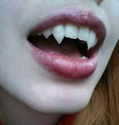 Vampyr Smink, Maquillage Halloween Vampire, Truk Ford, Kostum Halloween, Halloween Decor Diy, Vampire Makeup, Anime Karakterek