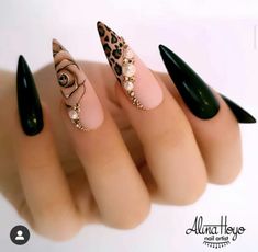 Ombre Nail Design, Accent Nail Designs, Witchy Nails, Makeup Tip, Halloween Acrylic Nails, Stiletto Nail Art, Edgy Nails, Grunge Nails, Stiletto Nails Designs