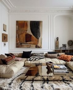 Lounge Rooms Ideas, Western Chic Interior Design, Chic Apartment Aesthetic, Tv Wall Interior Design, At Home Aesthetic, Nyc Interior Design, Chic Interior Design, Interiors Dream, Dream House Interior