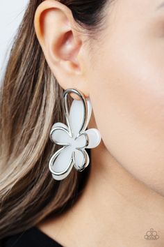 Overlapping a white abstract acrylic flower, a silver outline in the same abstract floral shape glimmers atop the pop of color for a three-dimensional fashionable lure. Earring attaches to a standard post fitting. Sold as one pair of post earrings. Paparazzi Earrings, White Flower Earring, Latest Jewellery Trends, Acrylic Flower, Acrylic Flowers, Pink Abstract, Latest Jewellery, Chic Jewelry, Paparazzi Jewelry