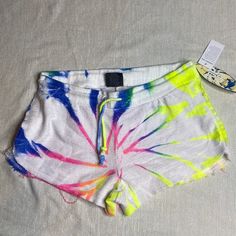 Garment Dye Women’s Shorts Pop Surf Multi Color Size L #651 Please Look At The Pictures The Pictures Are Not Professional Pictures Please See Listed Pictures For Full Details. Sold As Is. Comes As Is With What You See Pictures. What You See In The Picture Is What You Will Get. Reasonable Offers Are Always Welcome! Bundle And Save On Shipping. All Items Will Be Shipped Out Within 1 Business Day After Payment Is Cleared Between Monday To Friday. We Do Not Ship During Weekend And Holidays. Yellow Beach Shorts With Built-in Lining, Multicolor Cotton Pajama Shorts With Relaxed Fit, Yellow Pajama Shorts For Spring, Trendy Yellow Shorts For Beach Season, Yellow Relaxed Fit Bottoms For Beach Season, Yellow Summer Pajama Shorts With Built-in Liner, Yellow Summer Shorts For The Beach, Yellow Summer Shorts For Beach, Yellow Summer Loungewear Bottoms