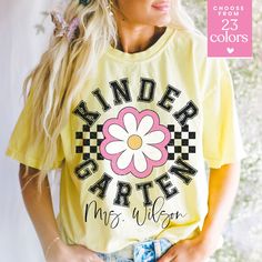 This personalized kindergarten teacher shirt is retro, trendy, and fun! The perfect teacher gift:) Our Bella+Canvas tees have that light and vintage feel. ♥ Our Comfort Colors tees are garment-dyed for that trendy distressed look. ♥ 》 》HOW TO ORDER 《 《 * Select product, size + color from the drop down menus * Add custom name to personalization box. * Add to cart + place order ♥ * Your shirt is now in production & will be ready to ship in 1-3 days! 》 》SIZING 《 《 These tees are unisex, men's cut t Retro T-shirt For Spring School Days, Vintage Tops For School In Spring, Personalized Casual Tops For Teacher Appreciation, Retro Crew Neck T-shirt For Teacher Appreciation, Cute T-shirt For Teacher Appreciation In Spring, Back To School Teacher Shirts, School Teacher Shirts, Momma Shirts, Preschool Teacher Shirts