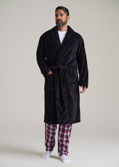 About Our Extra-Long Men's Robe Your morning coffee will taste so much better in this tall men's robe. Perfect for lazy mornings, video games and breakfast in bed, this lounge robe is everything you didn't know you needed. For far too long, tall guys have been stuck with robes that are way too short for their height and too small for their frame. That's where we come in. We designed this tall robe exclusively for guys between 6'3” and 7'1” with extra-long sleeves and all the length you need so y Black Winter Loungewear Robe, Winter Black Robe For Loungewear, Black Relaxed Fit Sleepwear For Winter, Black Long Sleeve Robe For Loungewear, Black Winter Sleepwear For Lounging, Black Winter Sleepwear, Black Long Sleeve Sleep Robe, Black Sleep Robe, Robe For Men