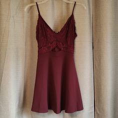 Pretty Mini Dress From Windsor - New With Tags! Gorgeous, Rich Burgundy Color. Lace Bodice With Deep V Neckline And Cutout In Front. Top Has A Little Stretch To It. Bottom Slightly Flares Out. Spaghetti Straps. Zip In Back. Perfect For Homecoming, Formals Or Holiday Parties! Sz Medium. Approximately 17" Pit To Pit Approximately 34" Top Of Shoulder Strap To Bottom Hem. Dark Purple Mini Dress, Silk Homecoming Dress, Virgo Mars, Maroon Mini Dress, Dresses Windsor, Pretty Mini Dresses, Black Lace Bodycon Dress, Burgundy Mini Dress, Short Green Dress