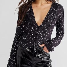 Nwt! Free People Maye Printed Top Polka Dot Classic Combo Size Xl Black Long Sleeve Polka Dot Top For Night Out, Polka Dot Long Sleeve Top For Night Out, Trendy Polka Dot Top For Night Out, Polka Dot Tops For Spring Night Out, Spring Polka Dot Tops For Night Out, Sleeveless Turtleneck Top, Free People Tank Top, Food Clothes, Printed Tunic Tops