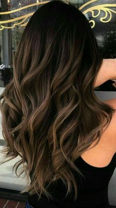 Rambut Brunette, Honey Hair Color, Hair Length Chart, Chocolate Hair, Hair Color Crazy, Subtle Highlights, Brunette Balayage Hair, Wavy Hairstyles, Brown Hair Balayage