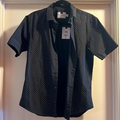 New With Tags Topman Black With White Polka Dots 83d40m Blk Men’s Medium Smoke Free, Pest Free Home Will Ship Asap! Polka Dot Shirt Dress, Button Shirts Men, Floral Hawaiian Shirt, Plaid Shirt Men, Pinstripe Dress, Mens Button Up, Nice Shorts, Short Sleeve Button Up, Slim Fit Men