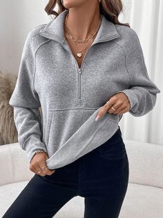 Gris Casual Collar manga larga Tela tejida Liso Media solapa Embellished Estiramiento medio Winter Travel Outfit Airport, Outfit Airport, Winter Travel Outfit, School Sweatshirts, Gray Long Sleeve, Elegant Dresses Long, Fall Sweatshirt, Winter Travel, Kids Sleepwear