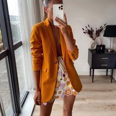 Beautiful Fitted Blazer With Pockets Size S Color Orange Retail $159 New With Tags The Color Is Absolutely Beautiful 95% Polyester 5% Elastane Bloggers Favorite Orange Blazer Outfits, Orange Blazer, Orange Fits, Fitted Blazer, Blazer Outfits, Zara Jackets, Color Orange, Blazer Suit, Orange Color