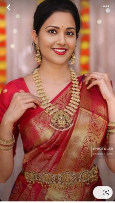 Red Sarees, Bridal Sarees South Indian, Hairstyle Wedding, Bridal Dupatta, Hema Malini, Actress Hairstyles, Pearls Jewelry, Big Fat Indian Wedding