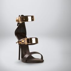 DETAILS AMAL is for the daring and bold, with its edgy design featuring an open toe, rear zipper, and metal buckle. The 11cm heel height is sure to make a statement, while the PU upper, EVA outsole, and PU lining and insole provide comfort and support. Take your style to new heights with AMAL! Open Toe Rear Zipper Metal Buckle Feature Heel Height: Approx.11cm Upper Material: PU Outsole Material: EVA Lining Material: PU Insole Material: PU Baddie Wardrobe, Edgy Design, Dressing Room, Metal Buckles, Apricot, Evening Bags, Date Night, Your Style, Open Toe