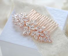 Rose gold cubic zirconia Bridal hair comb - ALICIA – Treasures by Agnes Gold Bridal Hair Comb, Grandmother Jewelry, Wedding Aesthetics, Gold Hair Comb, Hair Comb Accessories, Crystal Hair Comb, Rose Gold Bridal, Rose Gold Hair, Bridal Hair Comb