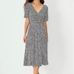 Ann Taylor Jersey Midi Short-Sleeve Wrap Dress With An Animal Print. Size: 6 Color: Black & White Style: 574754 Fabric: 79% Rayon, 18% Nylon, 3% Spandex Condition: New Without Tags Measurements Approximate While Lying Flat Pit To Pit: 24" Shoulder To Hem: 45" 1929 Belted Shift Dress, Wrap Dress Black, Rayon Dress, Black Sleeveless Dress, Ann Taylor Dresses, Black Wrap Dress, Black White Fashion, Stretch Dress, Wool Dress