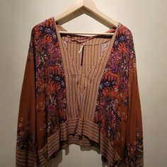 V-Neck Wide Long Sleeves Mixed Print High-Low Hemline Ruffle Hem Blouse, Bell Sleeve Shirt, Silky Top, Free People Blouse, Balloon Sleeve Top, Burnt Orange Color, Trim Top, Cold Shoulder Blouse, Flowy Blouse