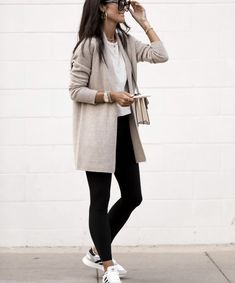 Leggings Outfit Fall, Look Legging, Mode Tips, Black Leggings Outfit, How To Wear Leggings, Legging Outfits, Mode Casual, Athleisure Outfits, Casual Work Outfits