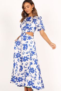 Aminah Puff Sleeve Dress - Blue Floral - Petal & Pup USA Satin Dresses Long, Maxi Design, Petal And Pup, Spring Look, Essential Dress, Resort Dresses, Maxi Dress Prom, Puff Sleeve Dress, Usa Dresses