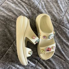 Crocs Crush Platforms Sandals Bone Color Size 8 With Floral & Gems Charms Bone Croc Sandals, Bone Color Crocs With Charms, Crocs Crush Sandals, Crocs Cream Color, Crocs Crush, Platforms Sandals, Shoes Crocs, Women's Crocs, Bone Color