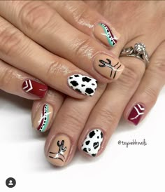 Navajo Nails, Rodeo Nail Ideas, Western Style Nails, Punchy Nails, Western Nail Art, Country Acrylic Nails, Rodeo Nails, Cowboy Nails, Western Nails