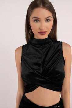 Velvet Is Just Right For Your Next Soiree. The Black Alana Velvet Crop Top Is A Turtle Neck Top With A Twist Front Detail And A Cute Keyhole Cut-Out At The Back For Added Charm. Pair This Evening Crop Top With The Matching Velvet Skirt For A Chic After Dark Co-Ord. Lace Tops For Women, Black Lace Crop Top, Velvet Cami, Linen Crop Top, Velvet Crop Top, Black Crop Top, Velvet Skirt, Crop Top Outfits, Velvet Lace