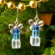 Super Fun And Sparkly Swarovski Crystal Stacked Gift Box Earrings Are Perfect For The Holidays! On Silver-Plated Earwres They Measure About 1 Inch Long From The Bottom Of The Earwre. Any Jewelry In My Closet That Is Branded Swarovski Or Arsinoe Is Handmade By Me So I Really Don't Have Wiggle Room On The Price By The Time Pm Gets Their Share And My Cost Of Materials, Thank You For Understanding! On Clothing Or Unbranded Jewelry I Do Have Wiggle Room! Handmade With Love In Ca! #127 Stacked Gift Ea Handmade Christmas Jewelry, Holiday Beaded Jewelry, Holiday Jewelry Ideas, Christmas Earrings Handmade, Crystal Statement Earrings, Making Bracelets With Beads, Winter Earrings, Jewelry Making Earrings, Crafty Gifts