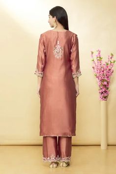 Shop for Surbhi shah Brown Pure Spun Silk Floral Hand Embroidered Kurta Set for Women Online at Aza Fashions Gold Pants, Kurta Set For Women, Embroidered Dupatta, Luxury Sale, Organza Dupatta, Embroidered Neckline, Kurta Set, Embroidered Silk, Set For Women