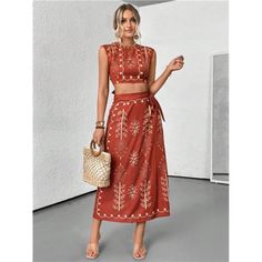 -Item Id 42708298 -Details: Split Thigh -Neckline: Round Neck -Style: Boho -Color: Rust Brown -Pattern Type: Floral, Plain, Plants, All Over Print -Tops Sleeve Length: Cap Sleeve -Tops Length: Regular -Skirts Length: Long -Top Type: Camisole -Bottom Type: Skirt -Tops & Skirts Material: Fabric -Tops & Skirts Composition: 100% Polyester -Fit Type: Regular Fit -Fabric: Non-Stretch -Care Instructions: Machine Wash, Do Not Dry Clean,Wash With The Soft Detergent -Pockets: No -Sheer: No **Open To Offer Áo Crop Top, Backless Crop Top, Wrap Mini Skirt, Cropped Tops, Casual Hat, Top Cropped, Womens Tie, Printed Ties, Boho Floral