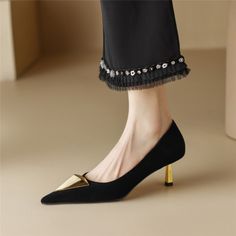 US$68.00 Modern Business Casual, Business Casual Black, Heels Elegant, Casual Black, Suede Pumps, Natural Leather, Low Heels, Black Suede, Business Casual