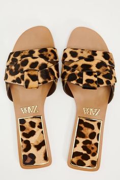 Women's Shoes | ZARA United States Zara Sandals, Leopard Sandals, Slider Sandals, Kids Perfume, Leather Sandals Flat, Only Shoes, Selling Clothes, Leather Clogs, Leather Slides