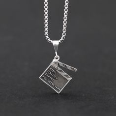 ...and ACTION! Discover this incredible pendant, the clapperboard bar is articulated! A perfect detail for movie lovers. This clapperboard-shaped pendant is made of sterling silver. Includes a stainless steel chain. Pendant dimensions: 16mm X 13mm. This design has a handmade finish, so the measurements may vary slightly. Movie Action, Ghost Earrings, Funky Jewelry, Fantasy Jewelry, Rhinestone Jewelry, Silver Gifts, Girly Jewelry, Chain Pendant, Stylish Jewelry