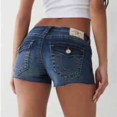 Nwt Womens True Religion Joey Cut-Off Shorts 29 Msrp $119 Style Joey Cut-Off Style #206585 Color Day Dream Dark Wash Make A Statement In The Joey Low Rise Cut-Off Raw Hem Short. This Women’s Jean Short Features A Low-Rise Waist, Whiskering, Zip Fly, Belt Loops, And Single Needle Stitching. Finished With Horseshoe Detailing On The Back Flap Pockets And A Frayed Raw-Cut Hem. Low Rise Raw Edge Hem Whiskering At Front Pockets Stretch Flap Button Back Pockets With Signature Horseshoe Detailing 5 Pock Mid-rise Bottoms With Built-in Shorts, Fitted Jean Shorts With Short Inseam And Pockets, Fitted Jean Shorts With Short Inseam, Fitted Jean Shorts With Pockets, Fitted Mid-rise Jean Shorts, Fitted Mid-rise Shorts With Pockets, Fitted Mid-rise Casual Shorts, Dream Dark, Color Day